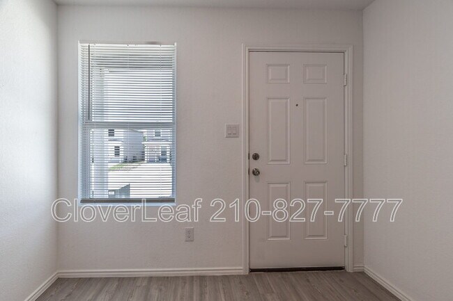 Building Photo - 7044 Elm Cv