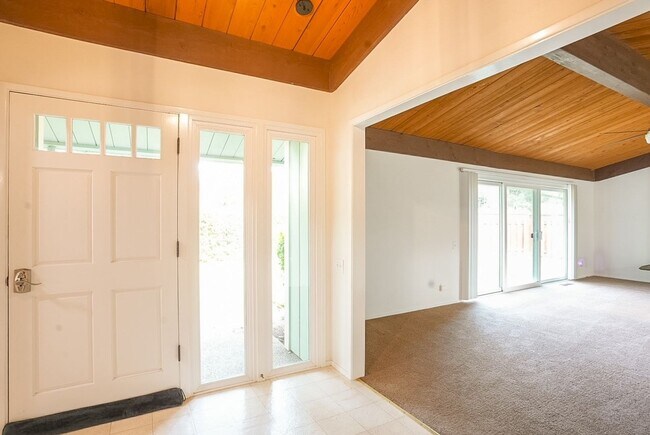 Foto del edificio - Charming 3-Bedroom Country House