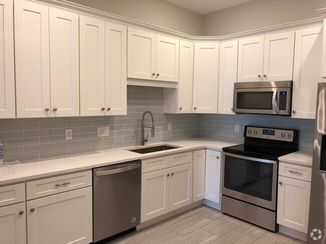 Building Photo - 6571 Pondfield Ln