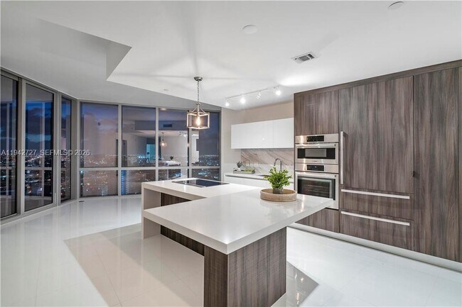 Foto del edificio - 851 NE 1st Ave