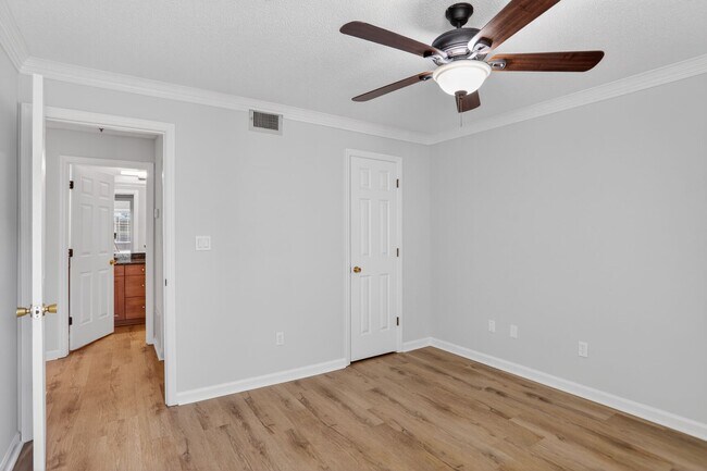 Foto del edificio - 307 Granville Ct