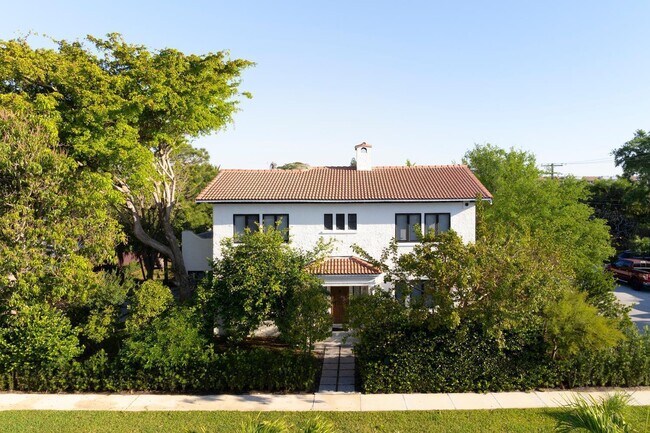 Foto del edificio - 1629 S Lakeside Dr