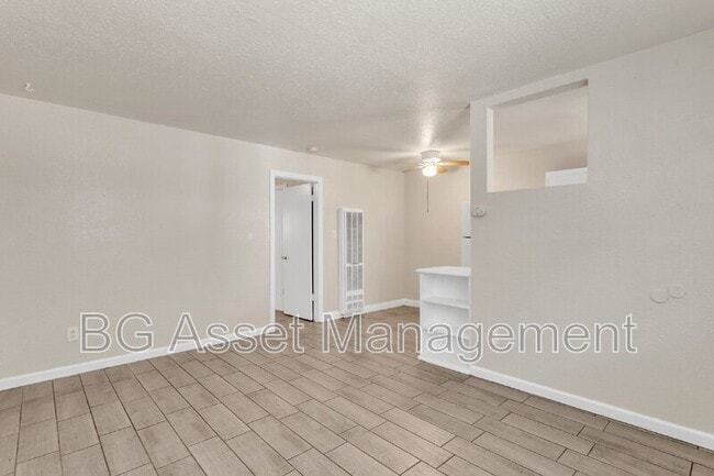 Building Photo - 714 Darina Ave