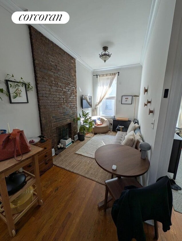 Primary Photo - 105 Christopher St