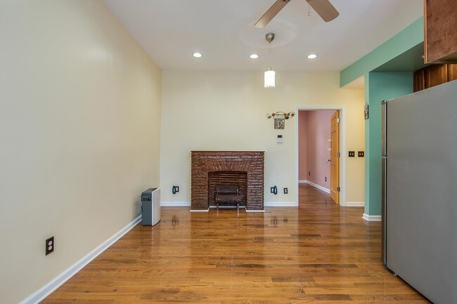 Building Photo - 461 Mallory Ave