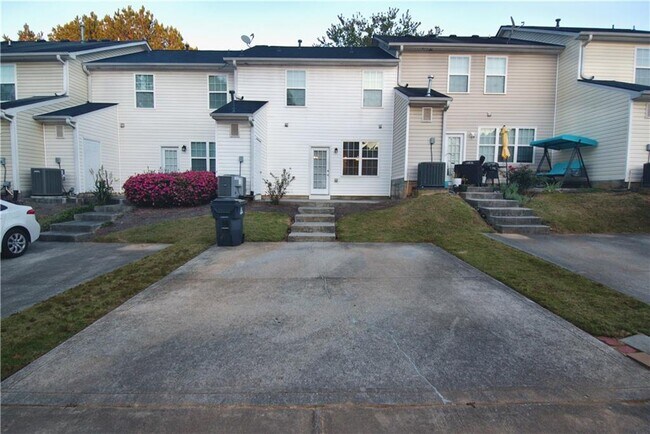 Building Photo - 4721 Liberty Square Dr