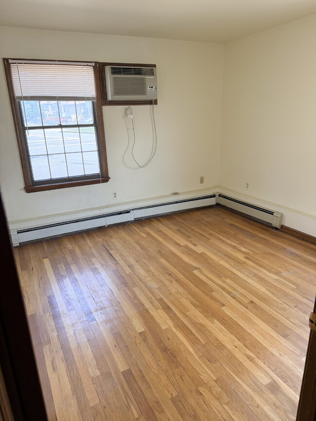 Photo - 95 4th St Apartment
