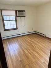 Building Photo - 95 4th St