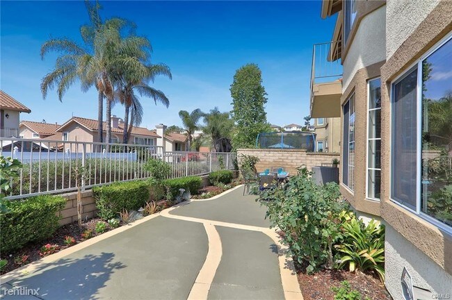 Building Photo - 4 br, 3 bath House - 24561 Mando Dr