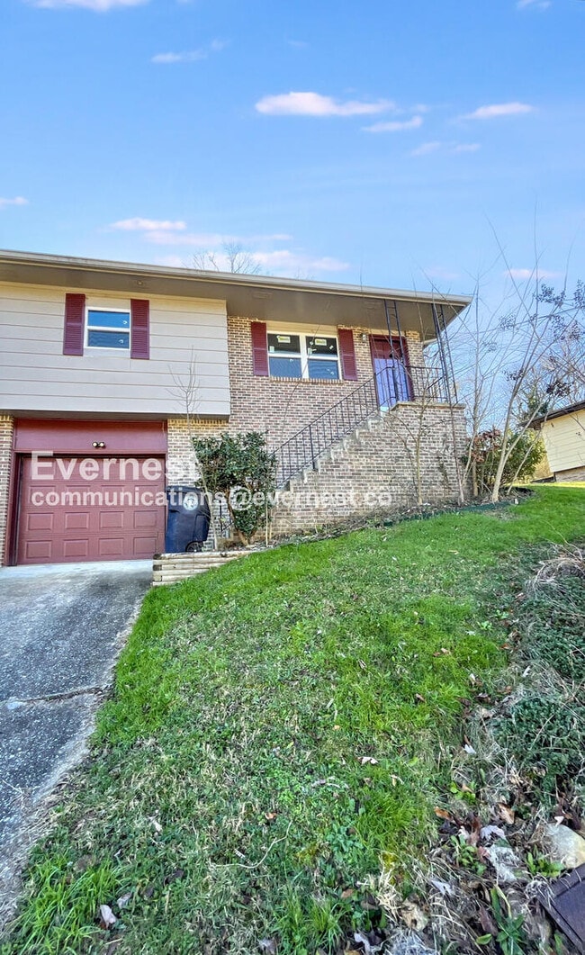 Building Photo - 3648 Missionaire Ave