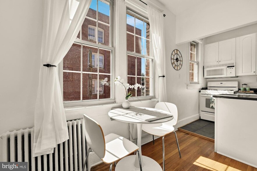 Photo - 3022 Wisconsin Avenue NW Unit 208