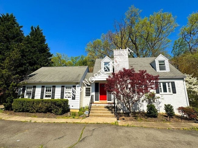 Photo - 6600 Braddock Rd House