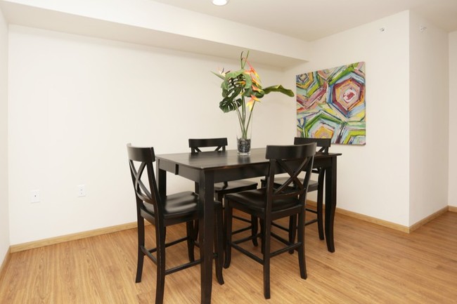 2BR Dining Area - Kensington Preserve Apartments