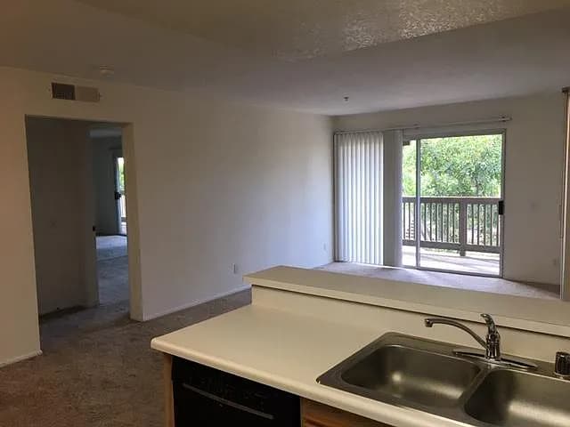 Building Photo - 201 S Grisly Canyon Dr