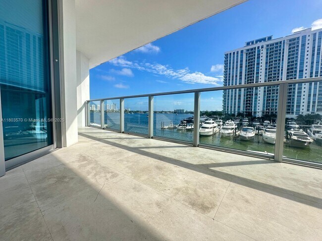 Foto del edificio - 17301 Biscayne Blvd