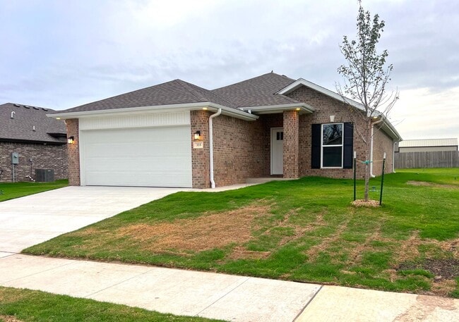 Building Photo - Beautiful 3 Bedroom Home In Webb City!