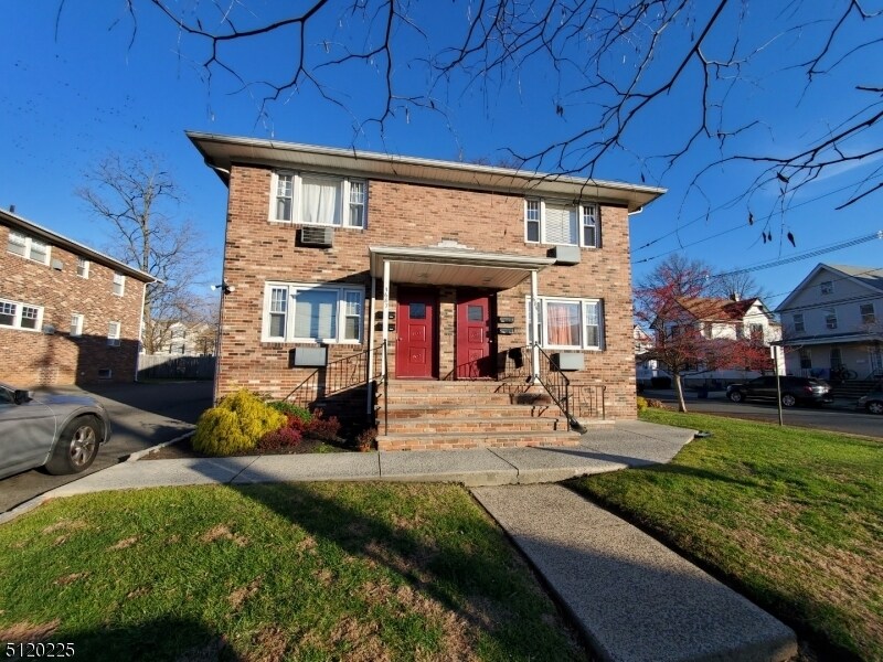 1685 Essex St, Rahway, NJ 07065 Room for Rent in Rahway, NJ