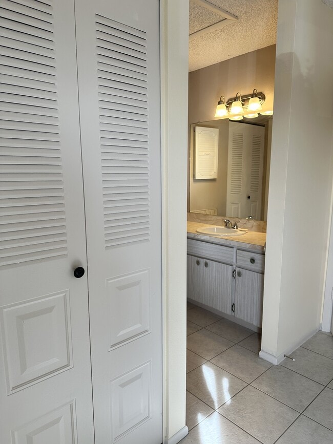 Foto del edificio - 1441 Sheafe Ave NE