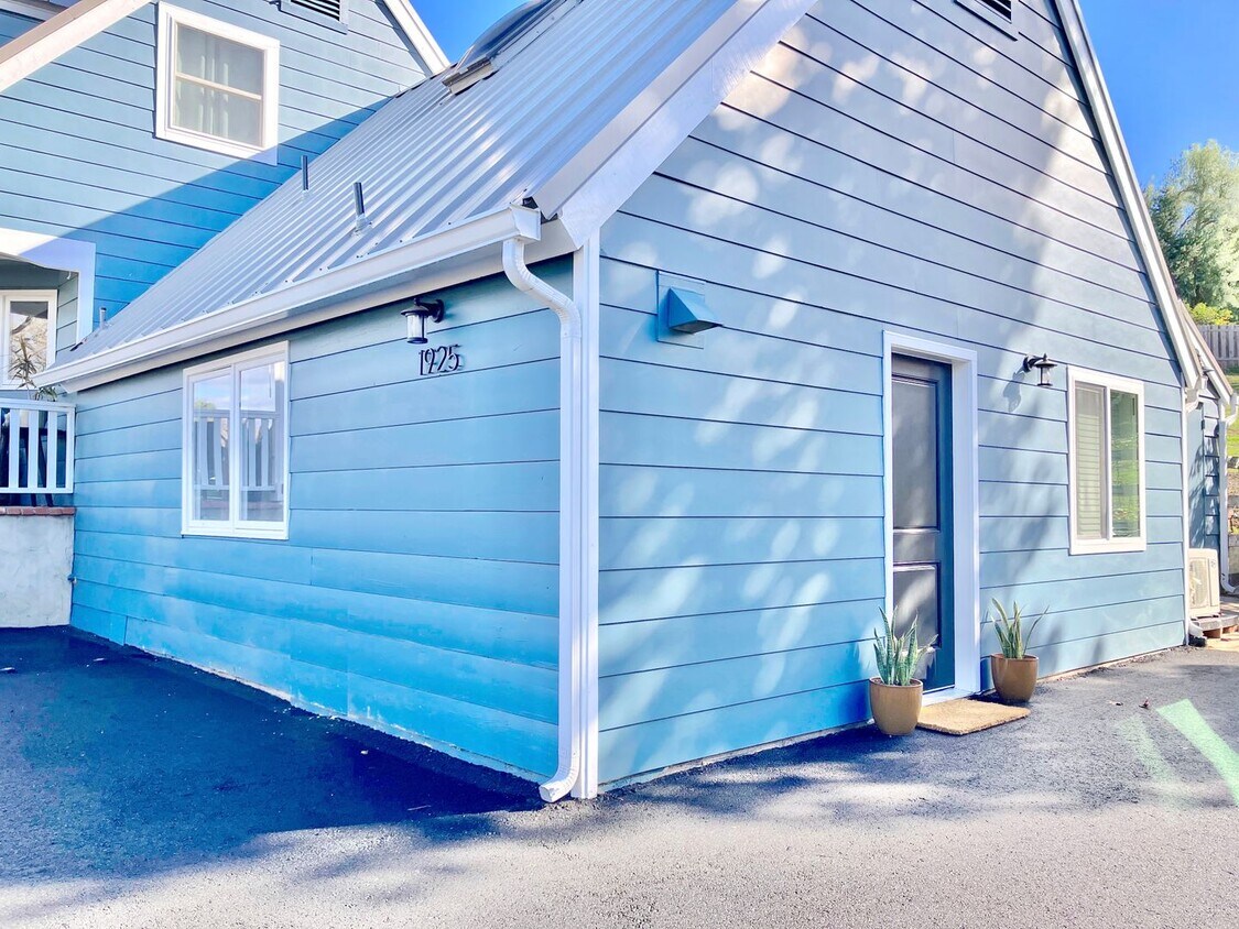 Foto principal - Beautiful Newer Custom Construction JADU G...