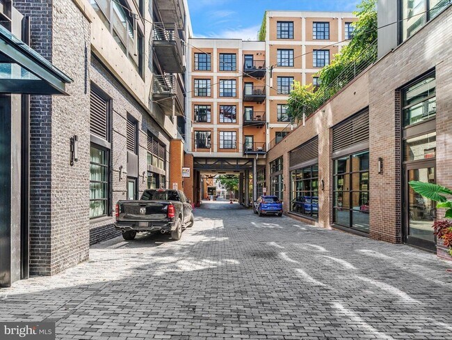 Foto del edificio - 1625 Eckington Pl NE
