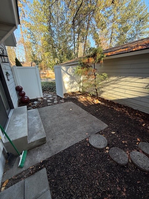 Foto del edificio - 623 E Whispering Pines Ln