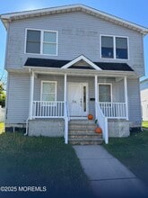 Building Photo - 106 Poplar Ave