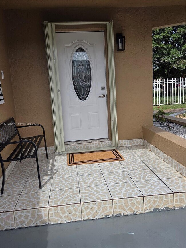 Foto del edificio - 340 SW 78th Ave