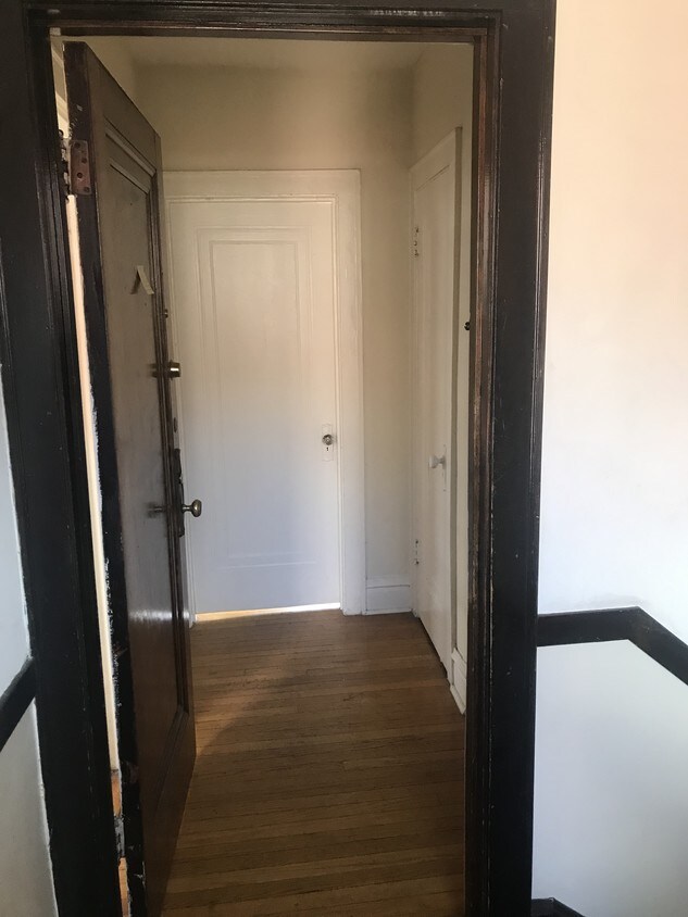Front Door - 1254 W Albion Ave