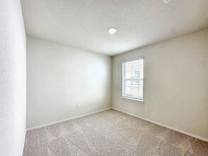 Building Photo - 549 Autumn Blaze