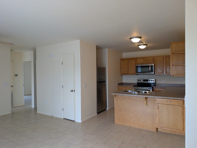 Foto del edificio - 1737 S Murdock Rd