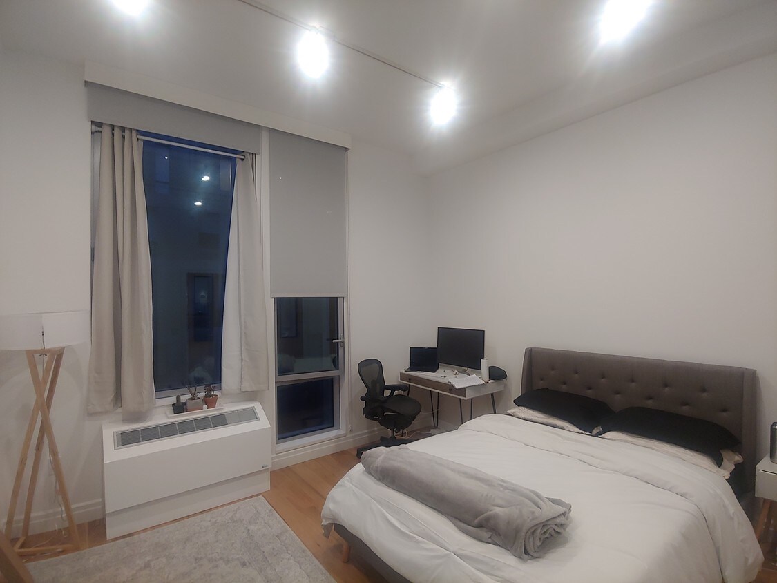 Foto principal - 325 Kent Ave