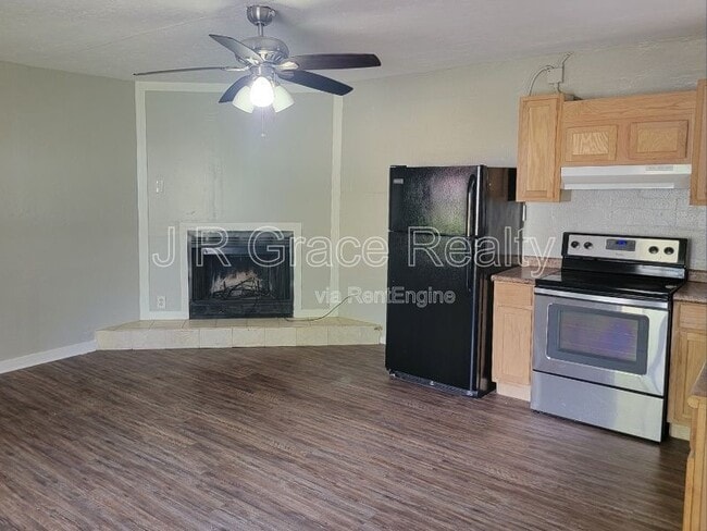 Building Photo - 1118 Oaklawn St