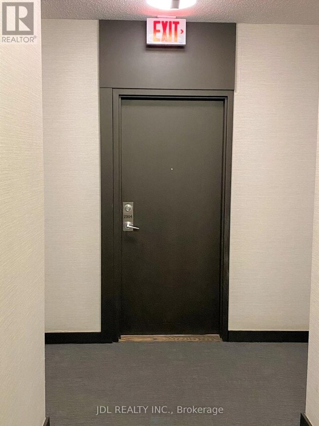 Photo du bâtiment - 70 Forest Manor Rd