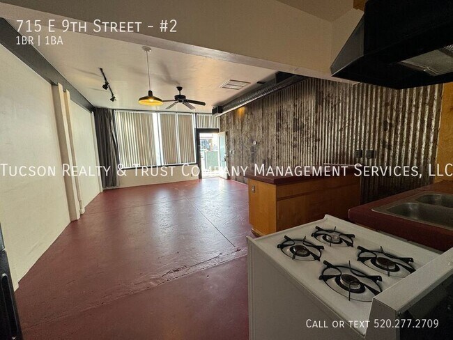 Foto del edificio - 715 E 9th St