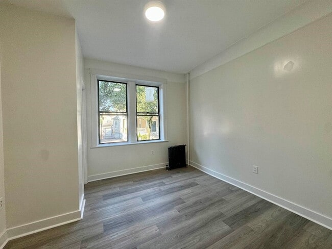 Photo - 124 74th St House