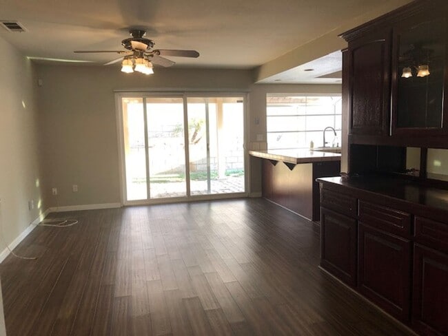 Building Photo - Beyond Spacious 4 Bedroom home for Rent