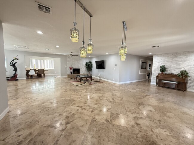 Building Photo - 3255 El Camino Rd