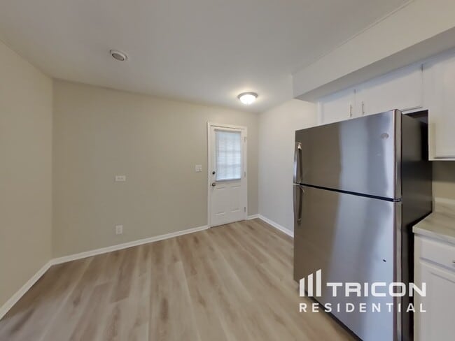 Foto del edificio - 614 Allanson Rd