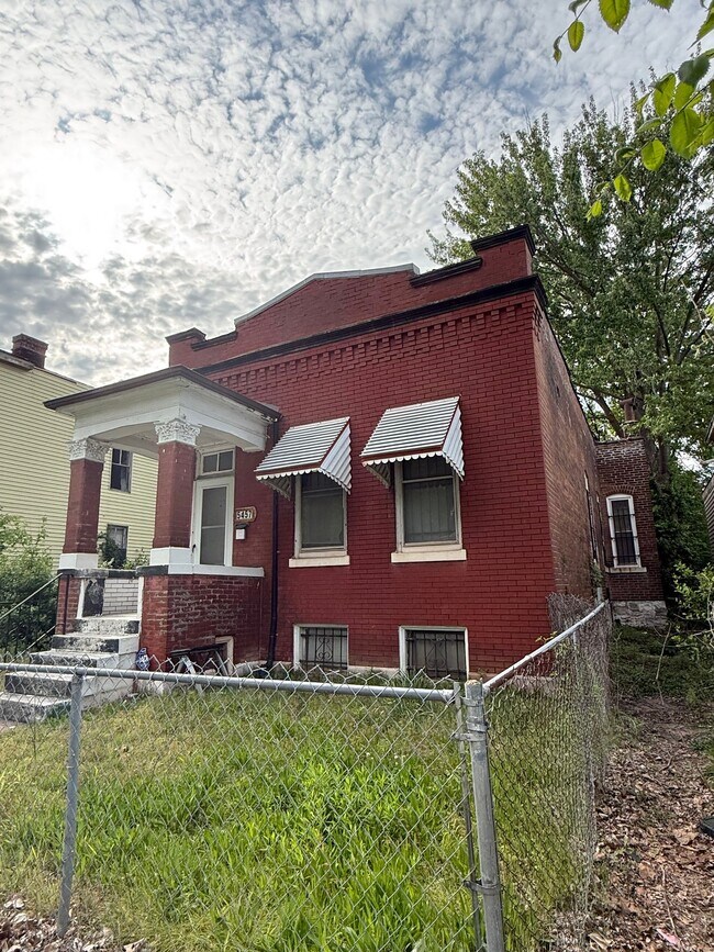 Building Photo - 5457 Geraldine Ave