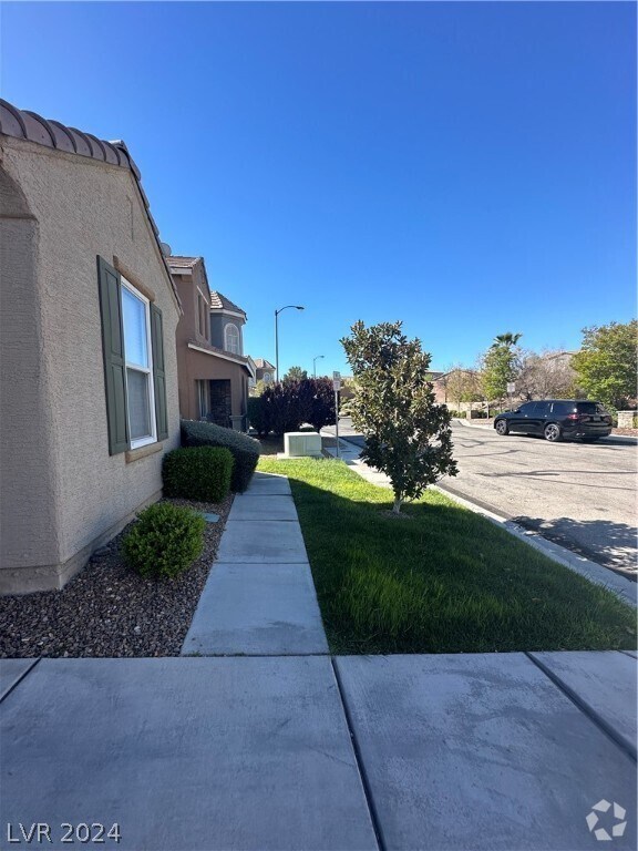 Beazer Homes Southern Highlands Apartments for Rent with Parking Las