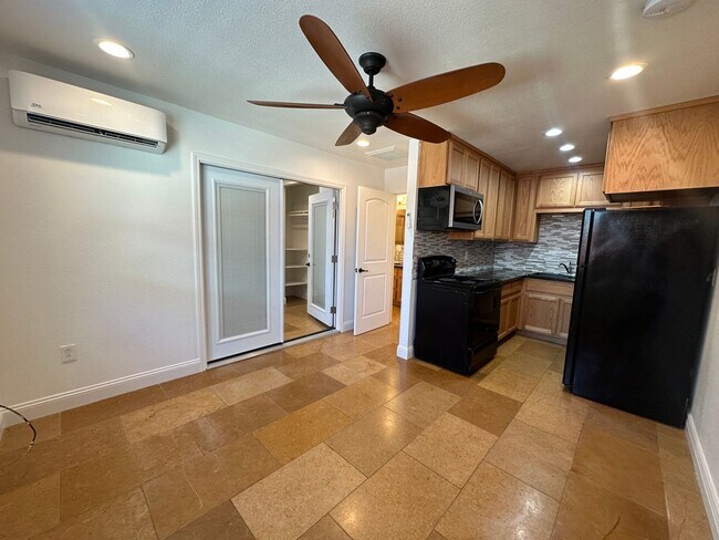 Foto del edificio - 418 - 422 E Morris Avenue, Modesto