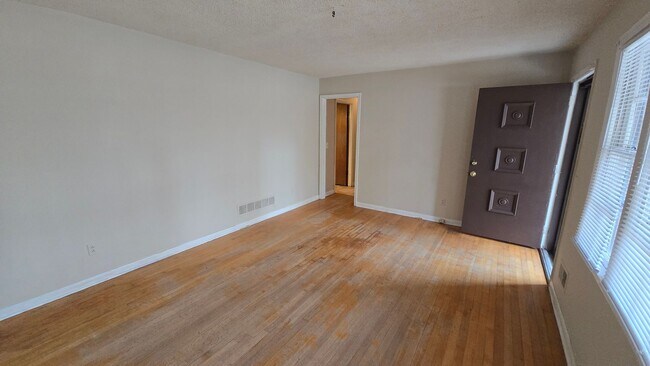 Building Photo - Southeast Columbia