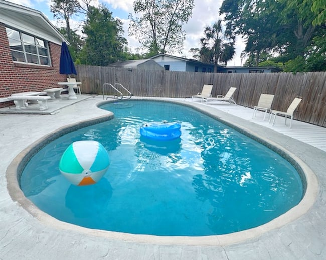 Building Photo - 1118 Brookmont Ave E