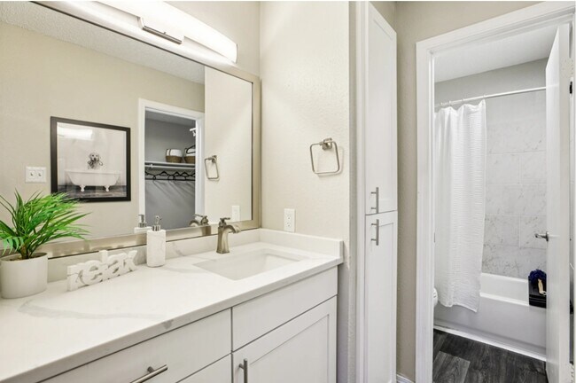 Foto del edificio - 1070 Mearns Meadow Blvd