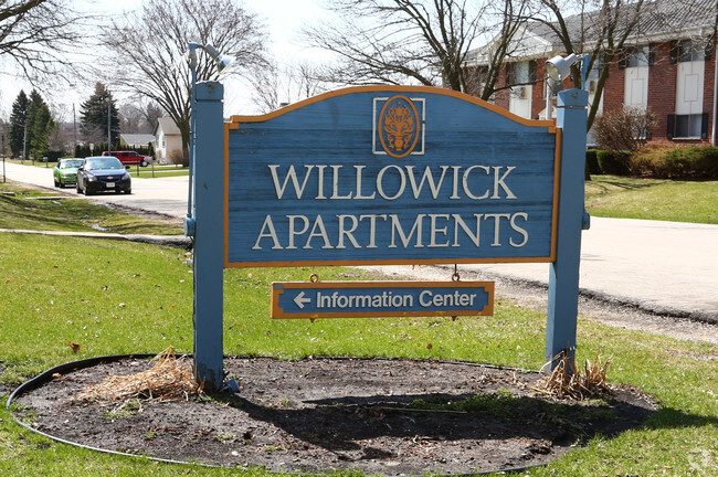 Letreros - Willowick Apts