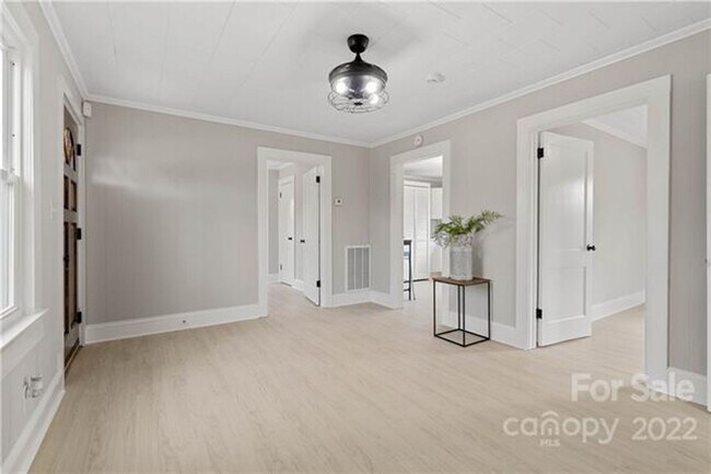 Building Photo - 2 Bedroom Home in Salisbury