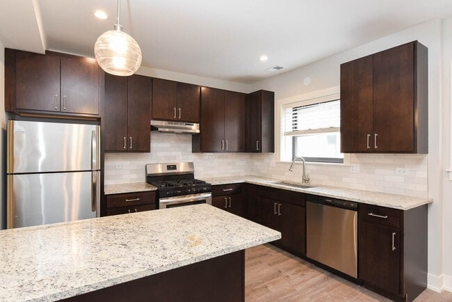 Foto del edificio - 1150 Maple Ave