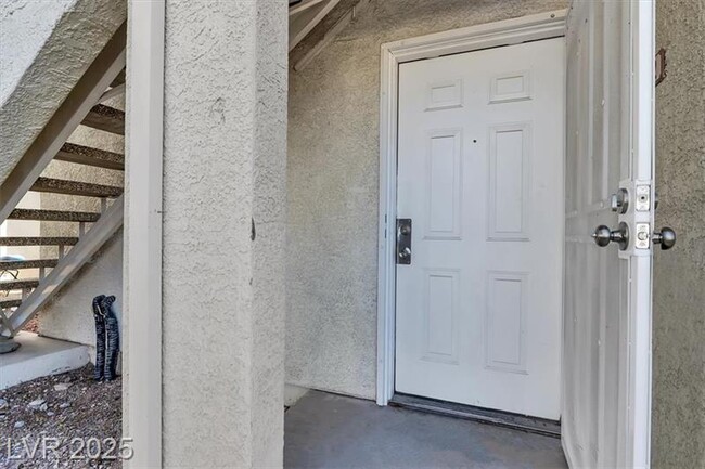 Foto del edificio - 4404 W Lake Mead Blvd