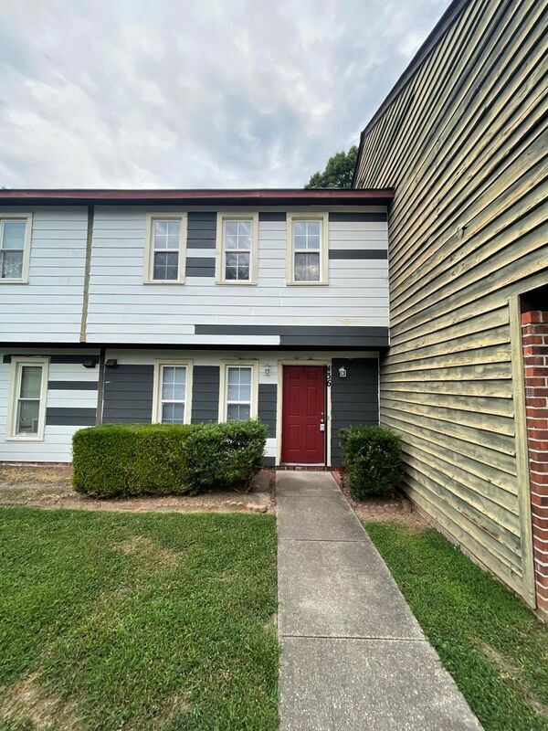 Primary Photo - 436 Hickorywood Cir