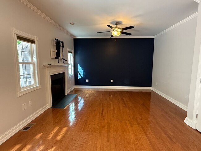 Foto del edificio - 8915 Whitecliff Ln
